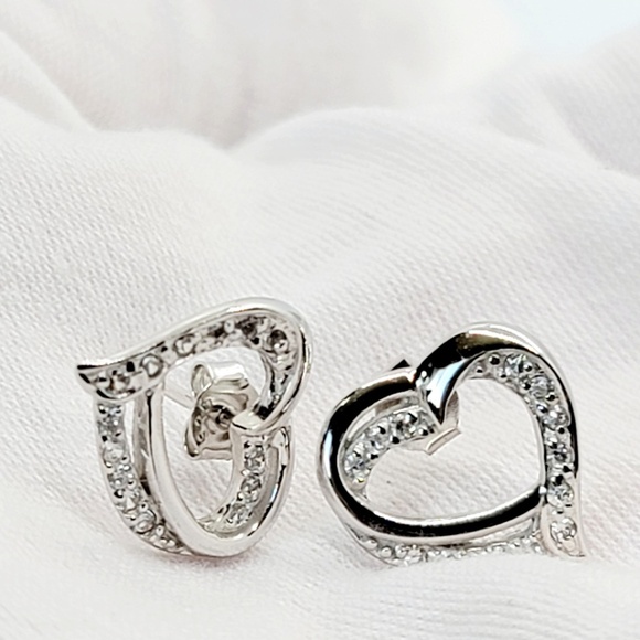 NWOT Heart shape earrings 925 Sterling Silver - Picture 3 of 3